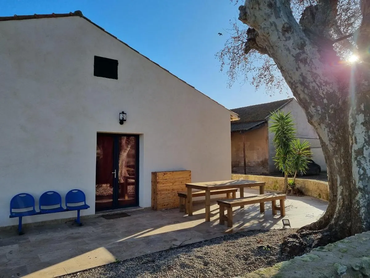 Villa Cerisier climatisée, à la campagne Arles