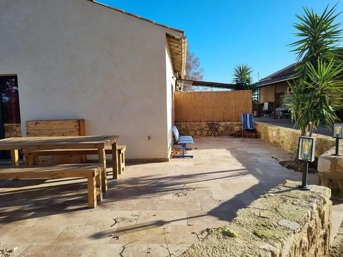 Villa Cerisier climatisée, à la campagne Arles