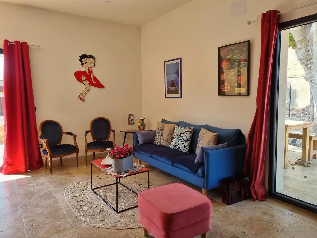 Villa Cerisier climatisée, à la campagne Arles