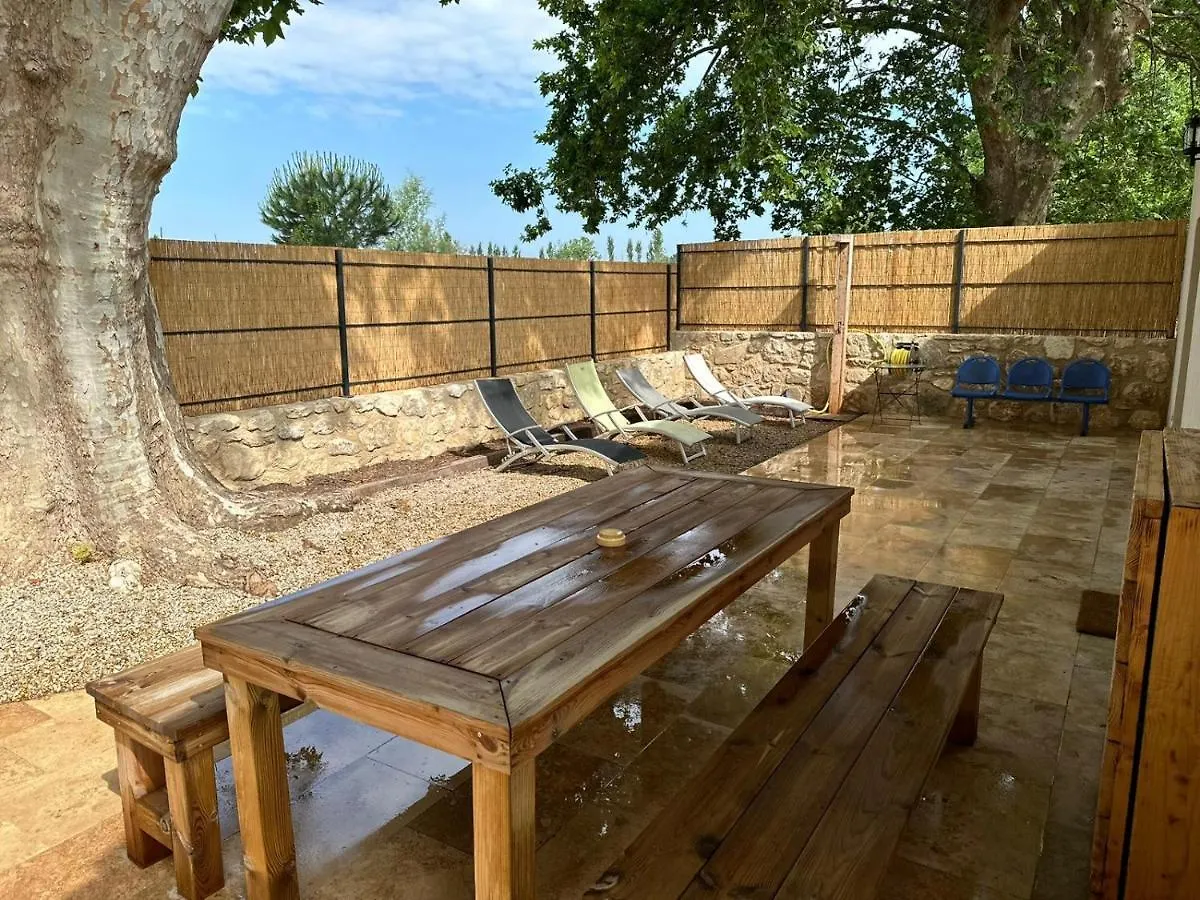 Villa Cerisier climatisée, à la campagne Arles