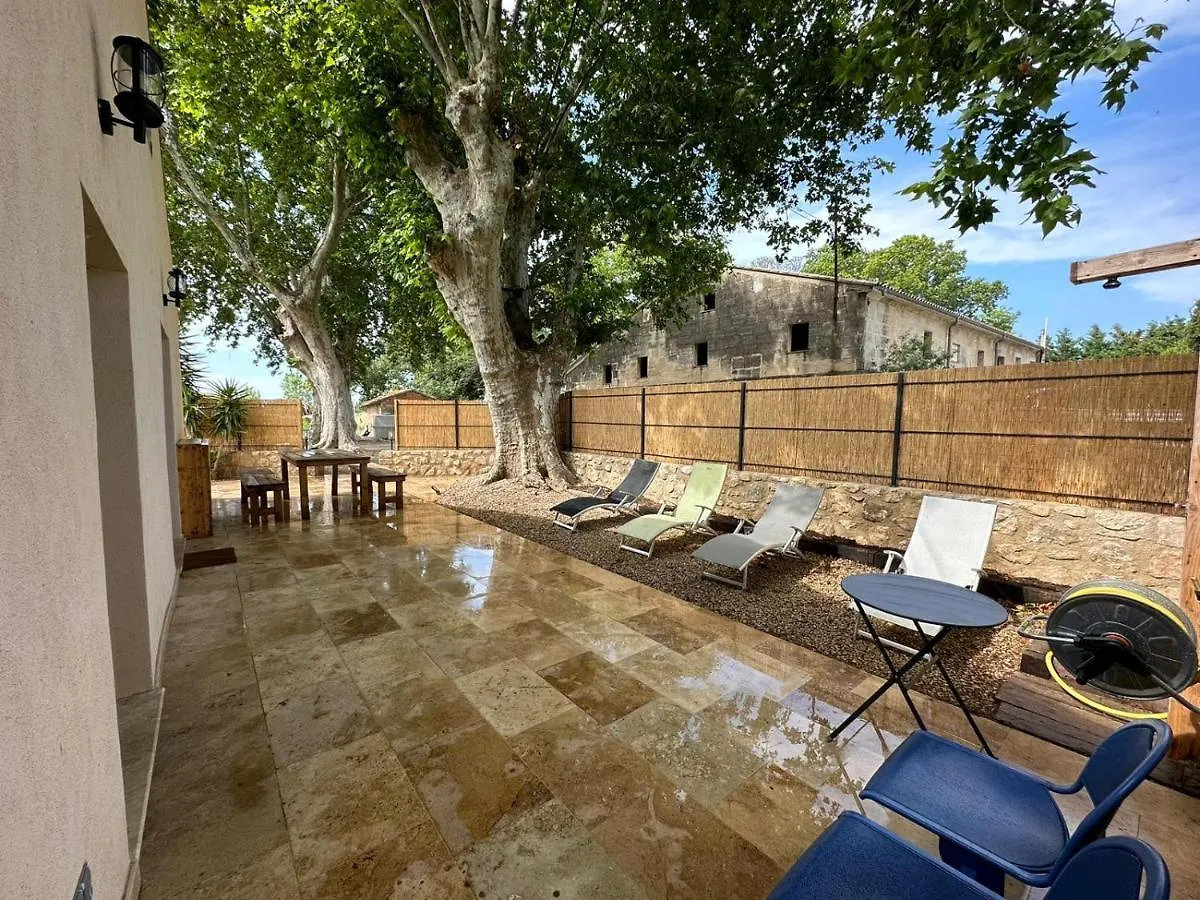 Villa Cerisier climatisée, à la campagne Arles