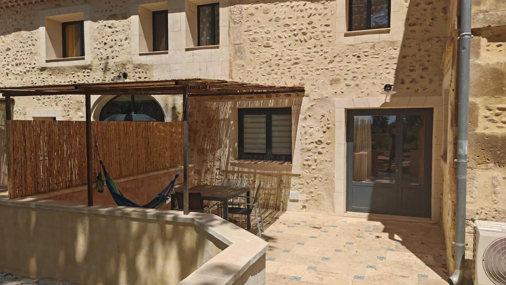 Villa Cerisier climatisée, à la campagne Arles Francia