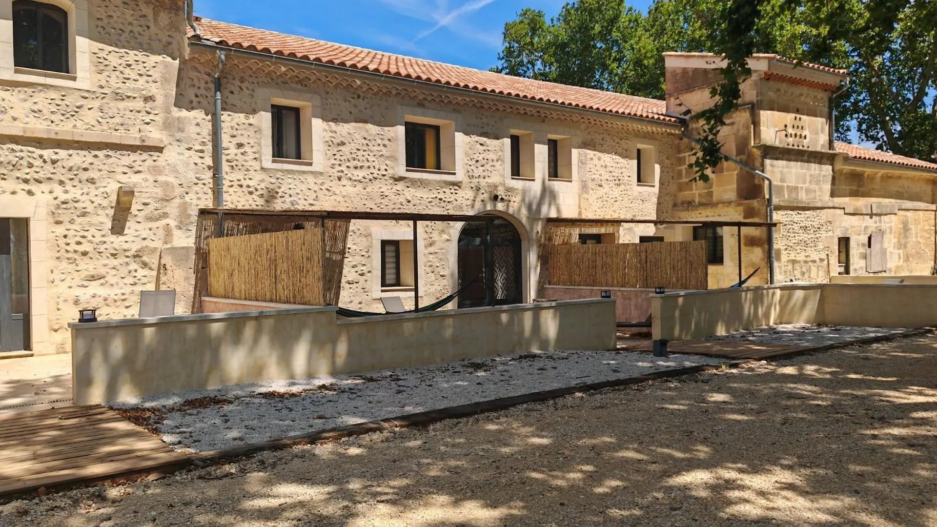 Villa Cerisier climatisée, à la campagne Arles
