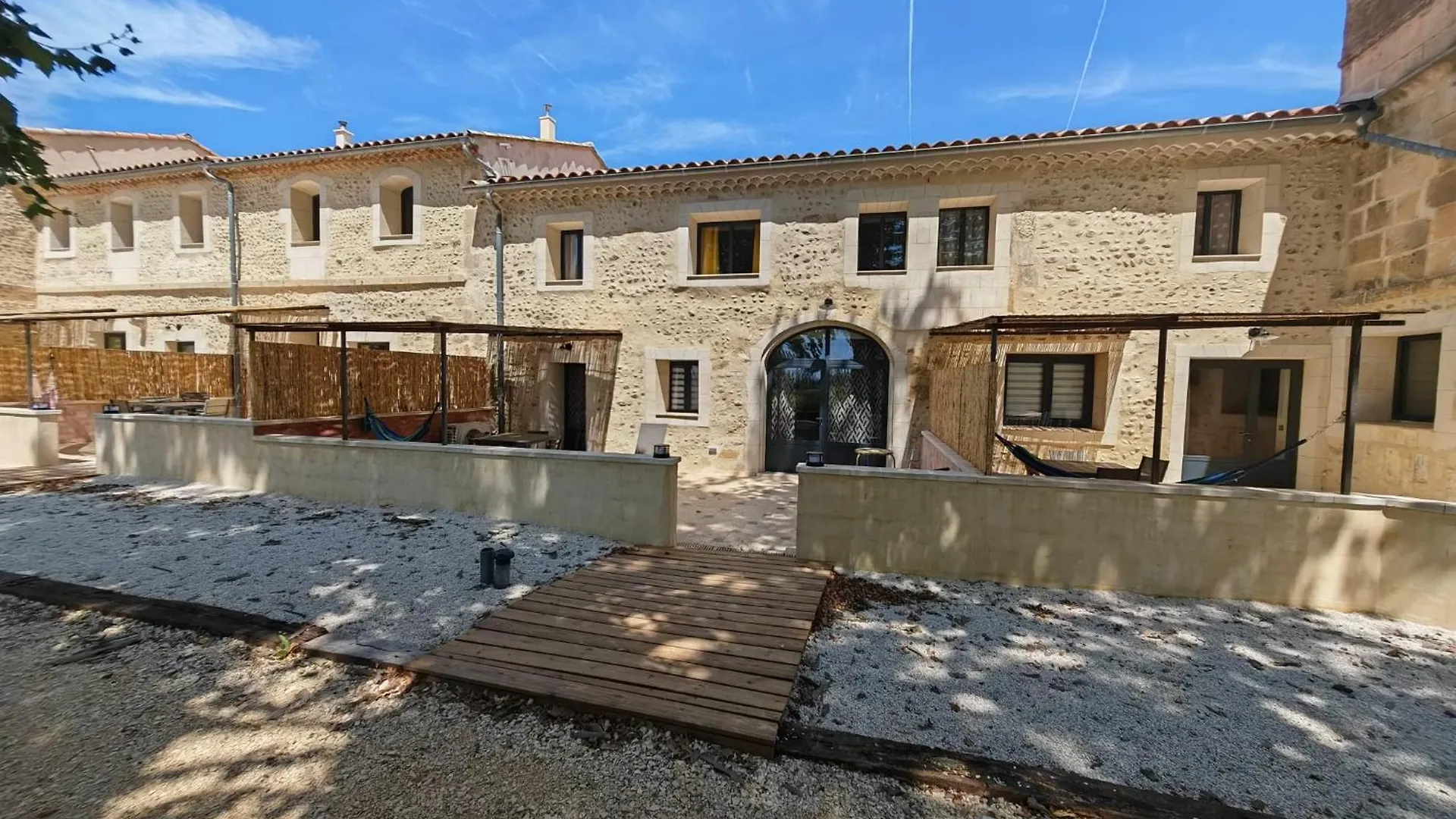 Villa Cerisier climatisée, à la campagne Arles