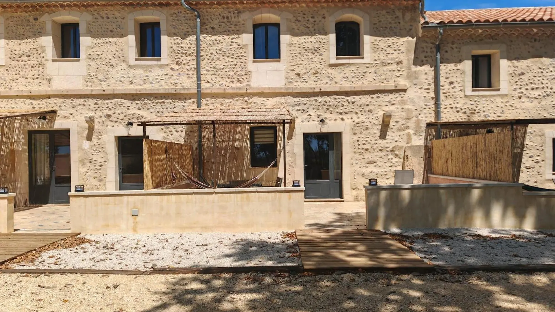 Villa Cerisier climatisée, à la campagne Arles
