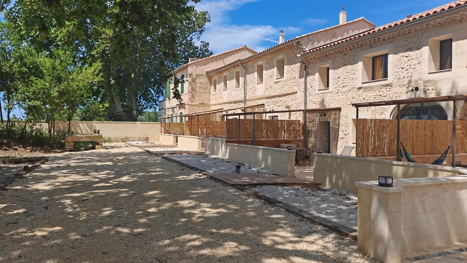 Villa Cerisier climatisée, à la campagne Arles