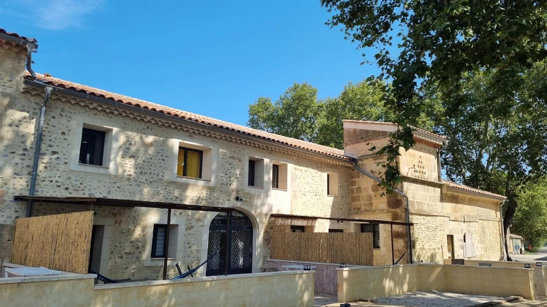 Villa Cerisier climatisée, à la campagne Arles 0*,