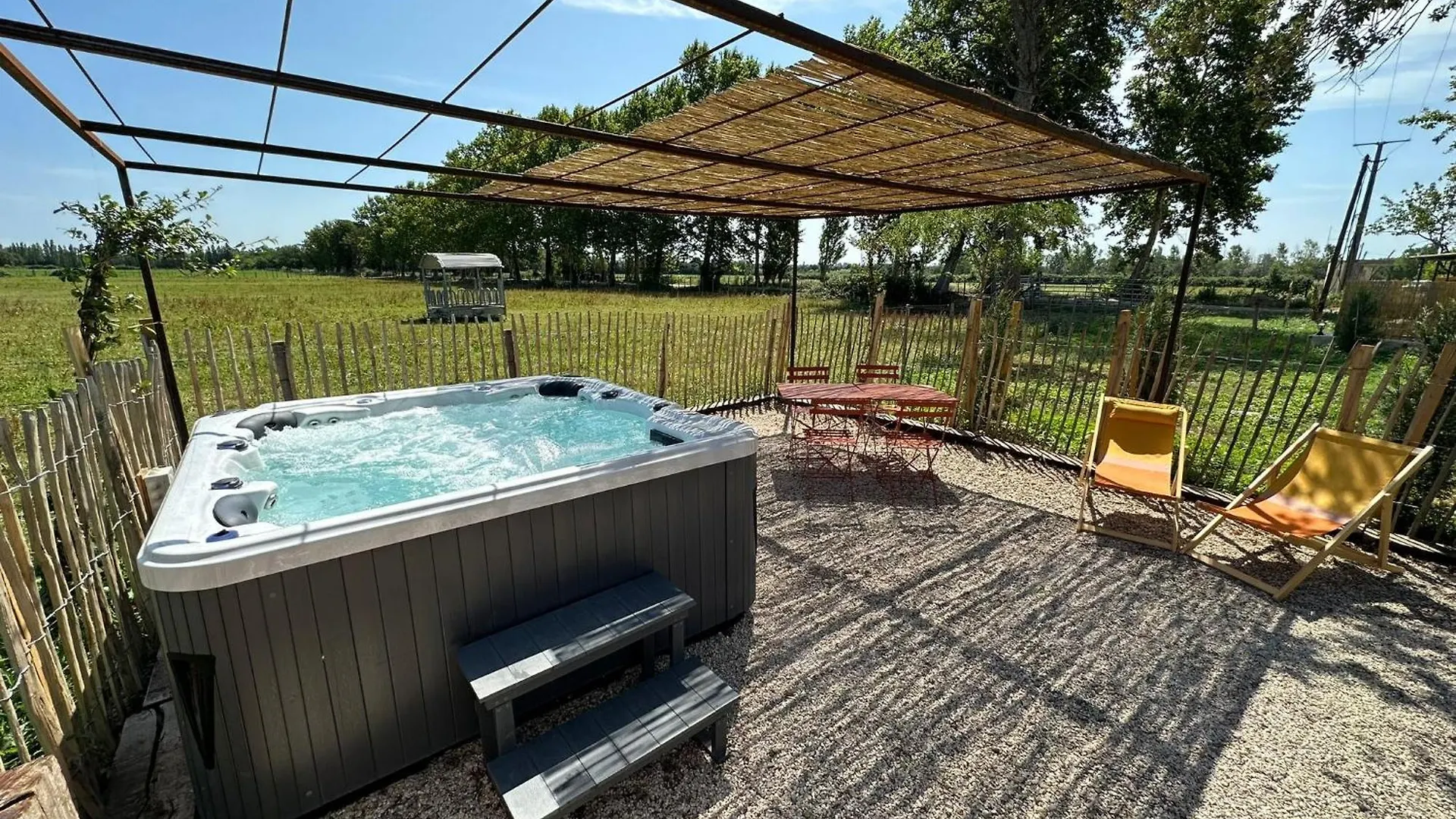 Villa Cerisier climatisée, à la campagne Arles